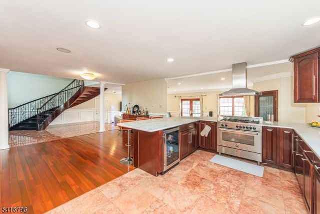35 Waughaw Rd, Montville Twp., NJ 07082