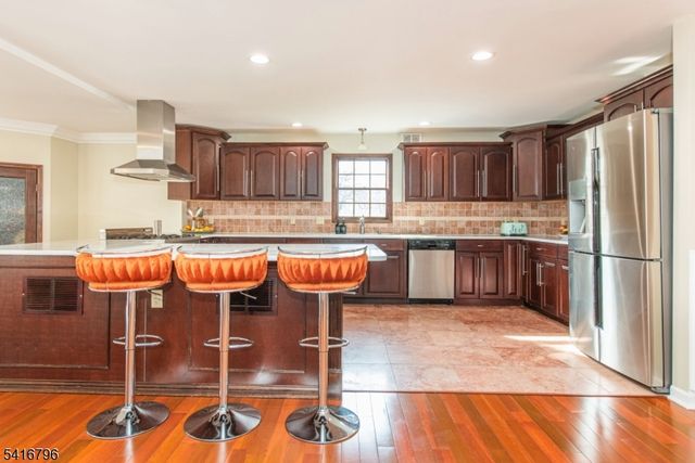 35 Waughaw Rd, Montville Twp., NJ 07082