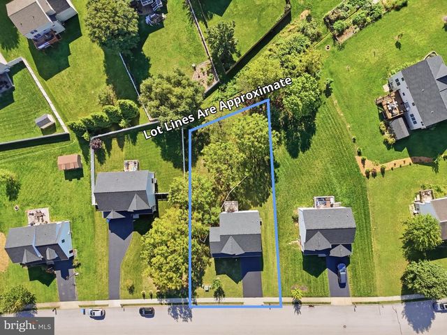 160 PAYNE DR, Mount Wolf, PA 17347