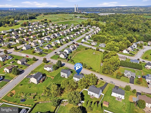160 PAYNE DR, Mount Wolf, PA 17347