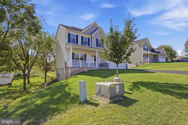 160 PAYNE DR, Mount Wolf, PA 17347