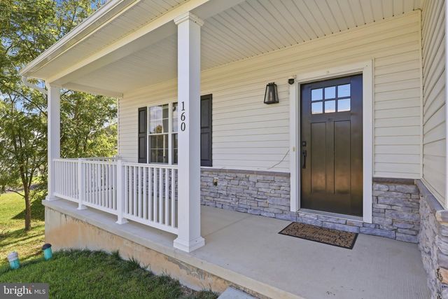 160 PAYNE DR, Mount Wolf, PA 17347