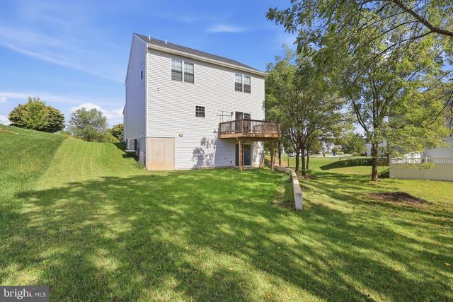 160 PAYNE DR, Mount Wolf, PA 17347