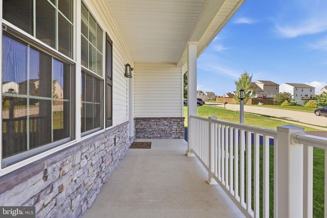 160 PAYNE DR, Mount Wolf, PA 17347