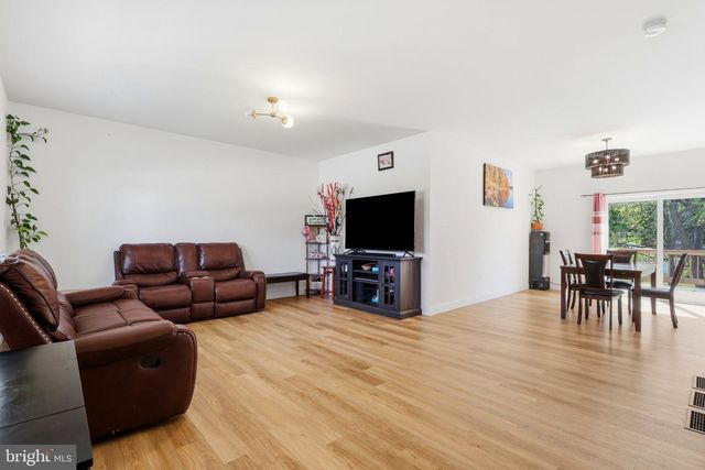 160 PAYNE DR, Mount Wolf, PA 17347