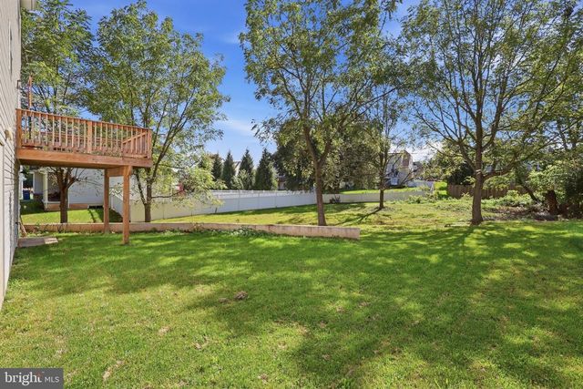 160 PAYNE DR, Mount Wolf, PA 17347
