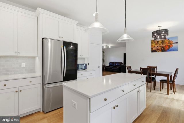 160 PAYNE DR, Mount Wolf, PA 17347
