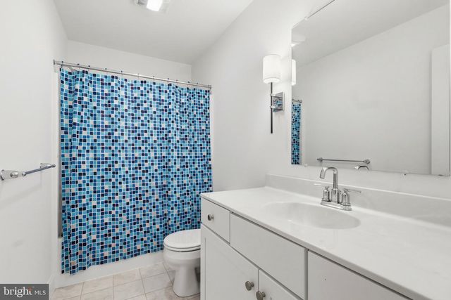 160 PAYNE DR, Mount Wolf, PA 17347