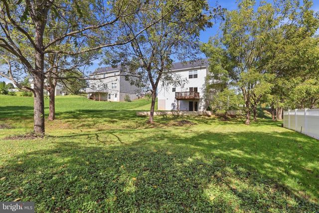 160 PAYNE DR, Mount Wolf, PA 17347