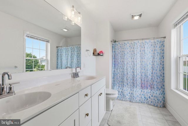 160 PAYNE DR, Mount Wolf, PA 17347