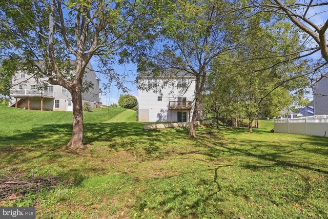 160 PAYNE DR, Mount Wolf, PA 17347
