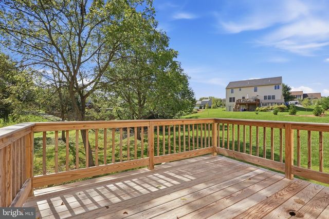 160 PAYNE DR, Mount Wolf, PA 17347