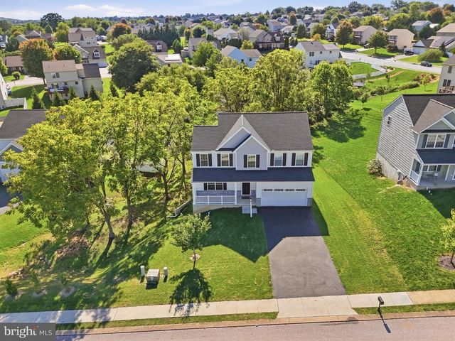 160 PAYNE DR, Mount Wolf, PA 17347
