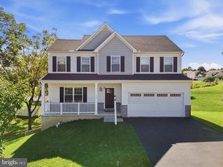 160 PAYNE DR, Mount Wolf, PA 17347