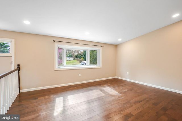 6212 LONG MEADOW DR, Sykesville, MD 21784