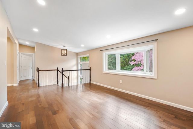 6212 LONG MEADOW DR, Sykesville, MD 21784