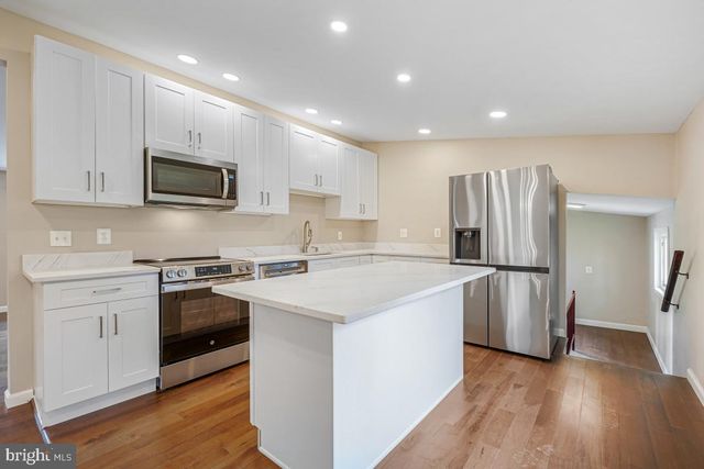 6212 LONG MEADOW DR, Sykesville, MD 21784