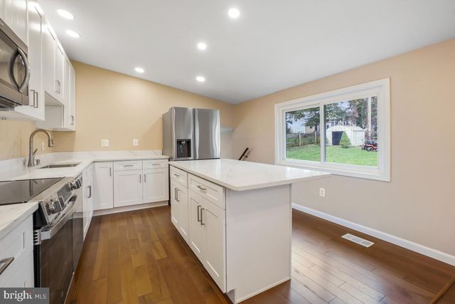 6212 LONG MEADOW DR, Sykesville, MD 21784