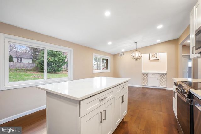 6212 LONG MEADOW DR, Sykesville, MD 21784