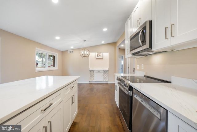 6212 LONG MEADOW DR, Sykesville, MD 21784