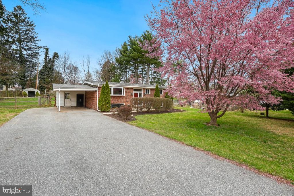 6212 LONG MEADOW DR, Sykesville, MD 21784