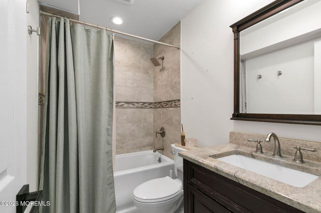 35 Lisa Drive, Hazlet, NJ 07730