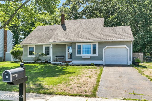 35 Lisa Drive, Hazlet, NJ 07730