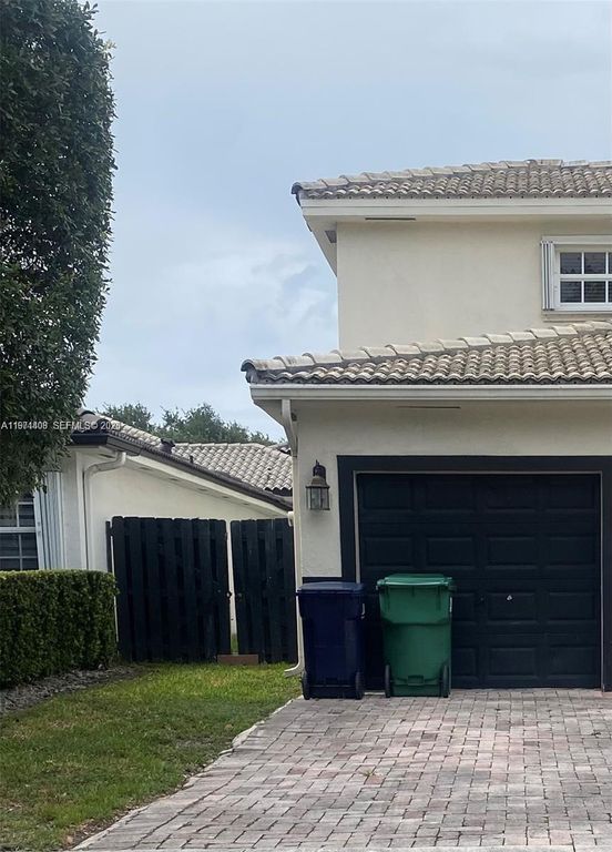 87** NW 150th Ter 0, Miami Lakes, FL 33018