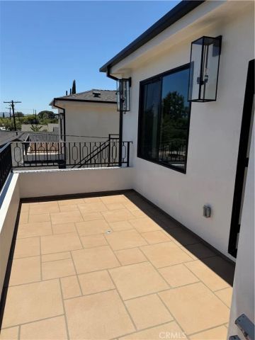 8823 Delco Ave, Winnetka, CA 91306