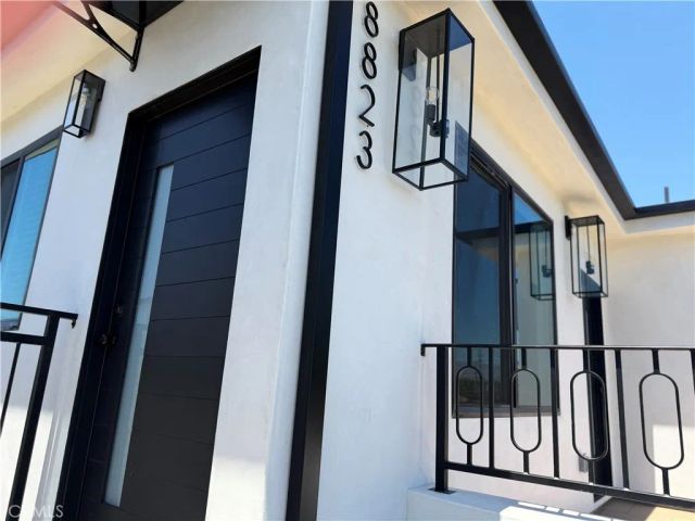 8823 Delco Ave, Winnetka, CA 91306