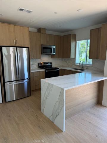 8823 Delco Ave, Winnetka, CA 91306