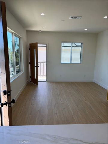 8823 Delco Ave, Winnetka, CA 91306