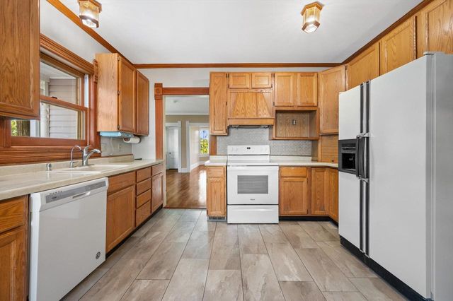7582 S 51st STREET, Franklin, WI 53132