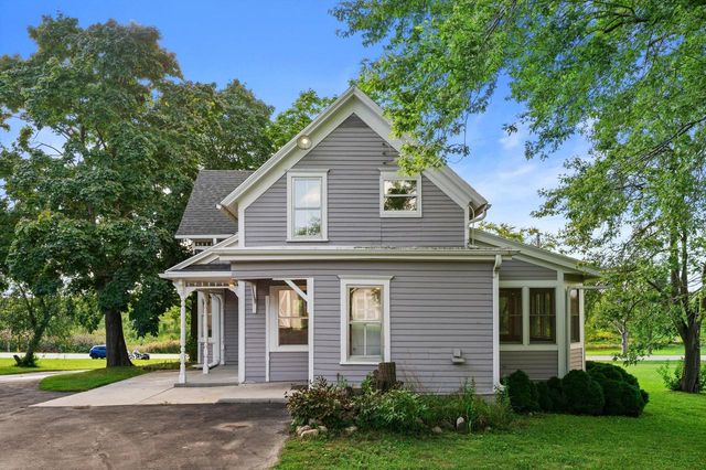 7582 S 51st STREET, Franklin, WI 53132