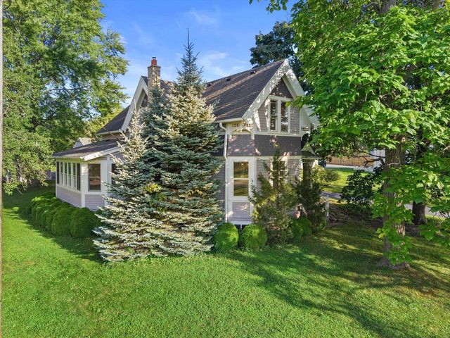 7582 S 51st STREET, Franklin, WI 53132