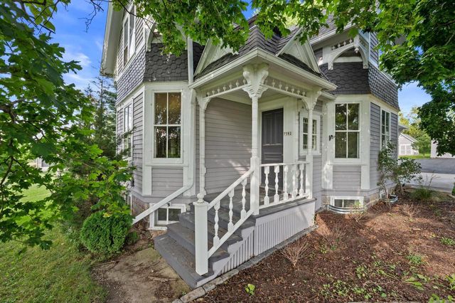 7582 S 51st STREET, Franklin, WI 53132