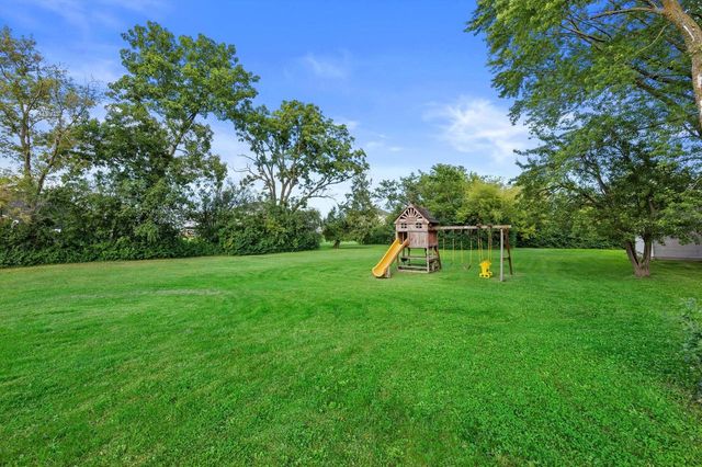 7582 S 51st STREET, Franklin, WI 53132