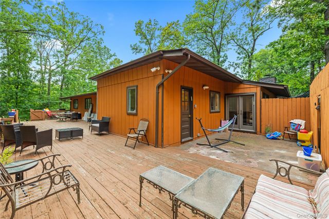 11 Cliff Court, Monroe, NY 10950