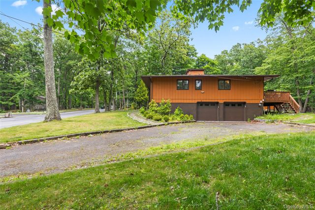 11 Cliff Court, Monroe, NY 10950