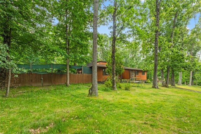 11 Cliff Court, Monroe, NY 10950