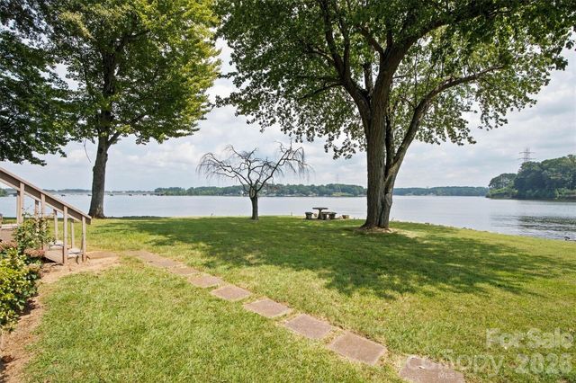 9109 Clement Circle, Terrell, NC 28682