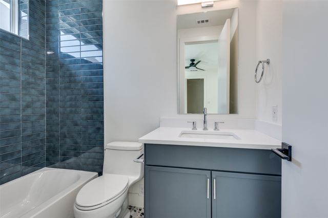 2908 Hawthorne Avenue 104, Dallas, TX 75219