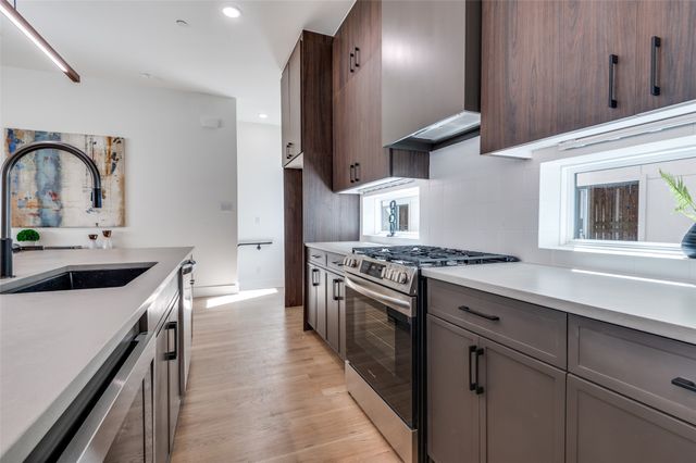 2908 Hawthorne Avenue 104, Dallas, TX 75219