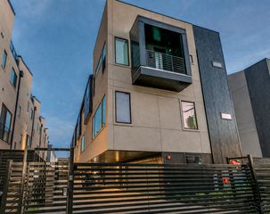 2908 Hawthorne Avenue 104, Dallas, TX 75219