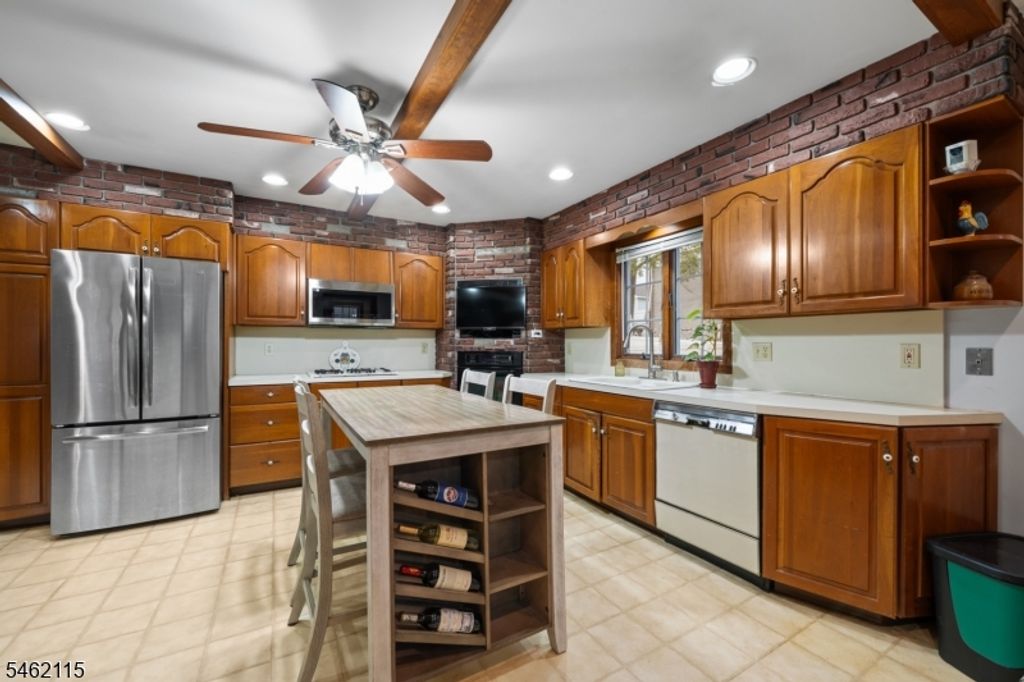 224 Luddington Ave, Clifton City, NJ 07011 — photo 3