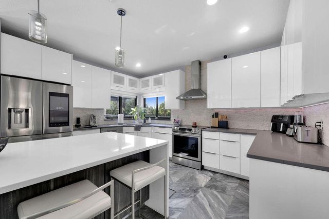 3541 Carlton Lane, Davie, FL 33330