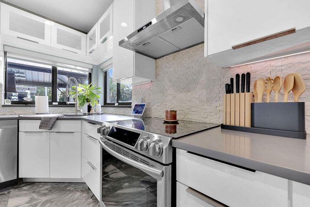 3541 Carlton Lane, Davie, FL 33330