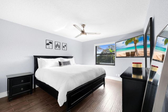 3541 Carlton Lane, Davie, FL 33330