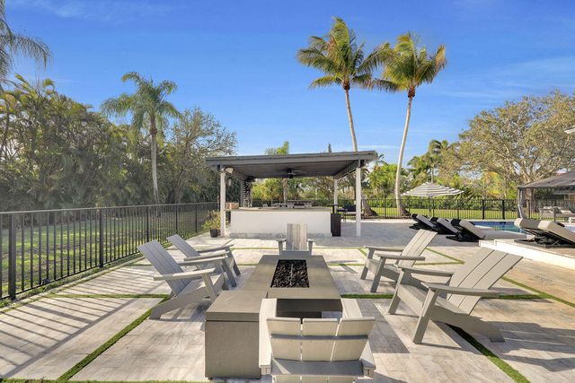 3541 Carlton Lane, Davie, FL 33330