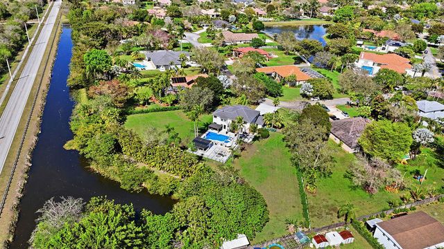 3541 Carlton Lane, Davie, FL 33330